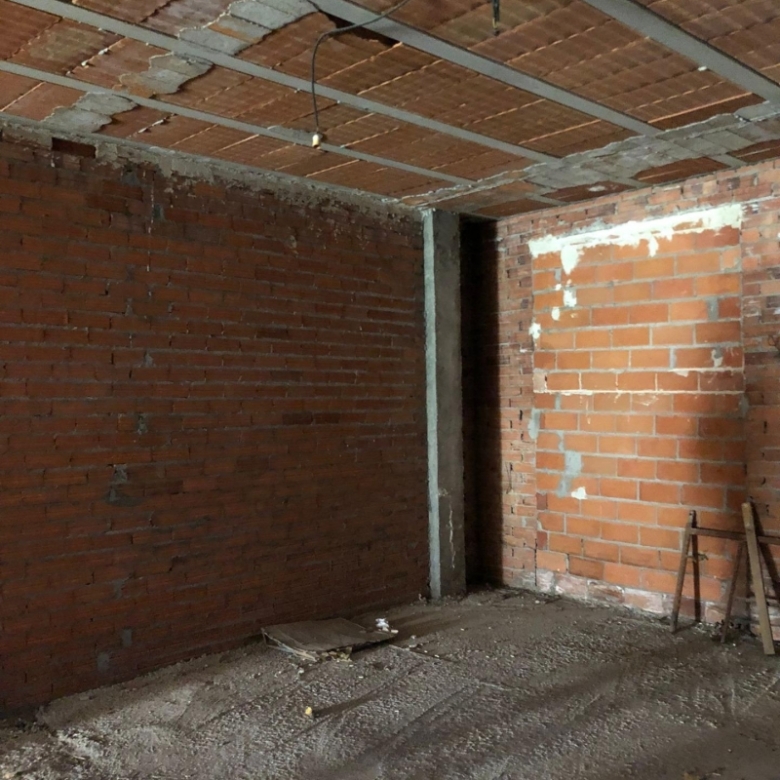 Local comercial grande en venta en Cisterniga