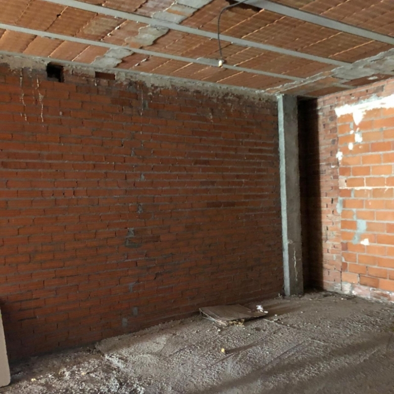 Local comercial grande en venta en Cisterniga
