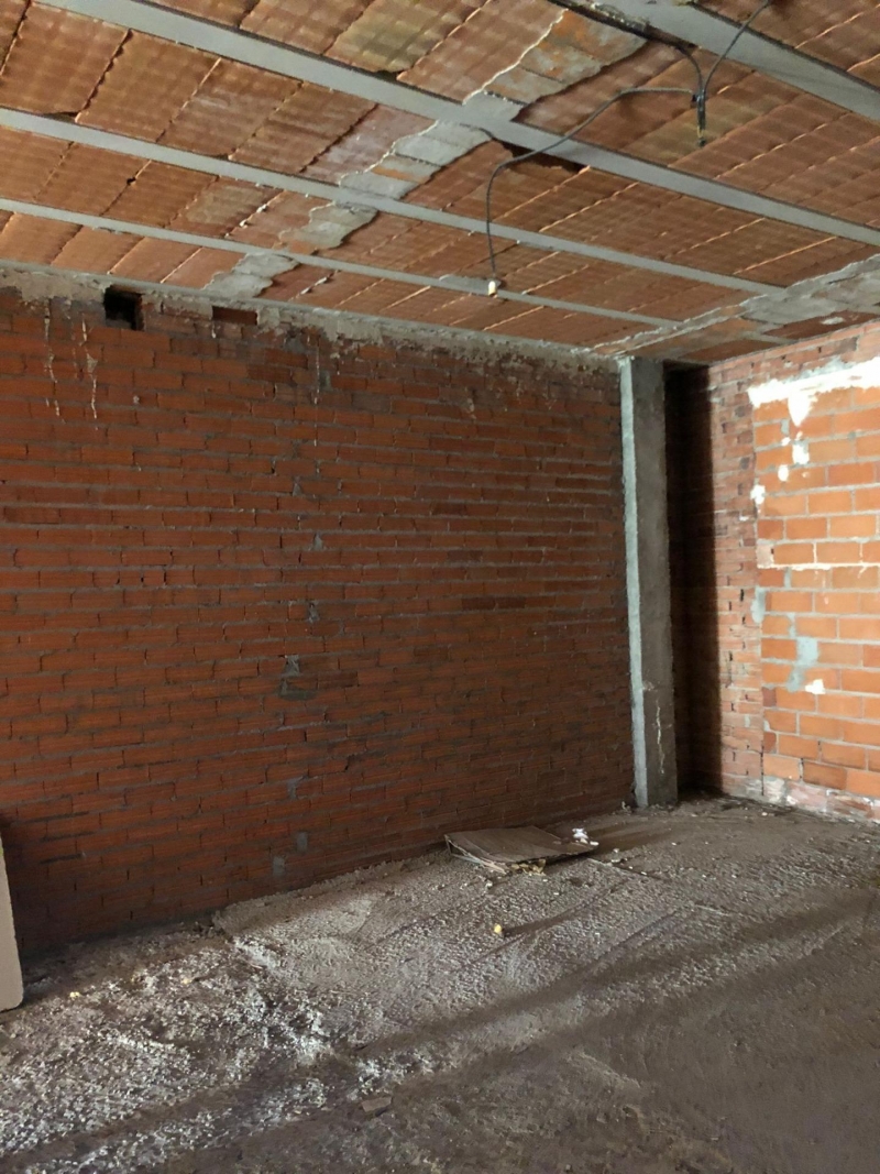 Local comercial grande en venta en Cisterniga