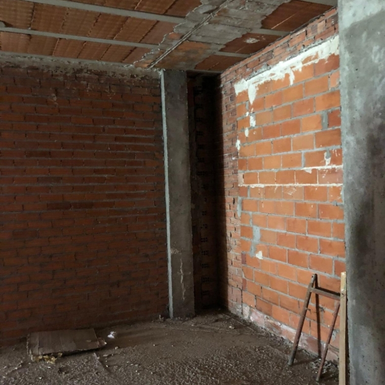 Local comercial grande en venta en Cisterniga