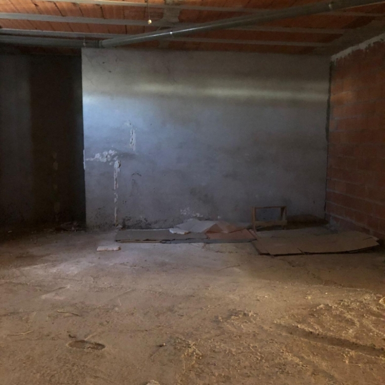 Local comercial grande en venta en Cisterniga