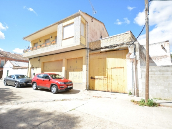Local en venta con terreno en Pozaldez