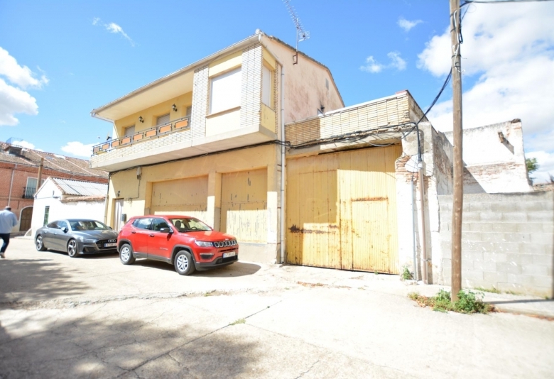 Local en venta con terreno en Pozaldez