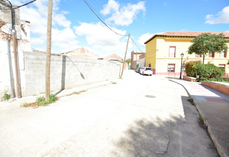 Local en venta con terreno en Pozaldez