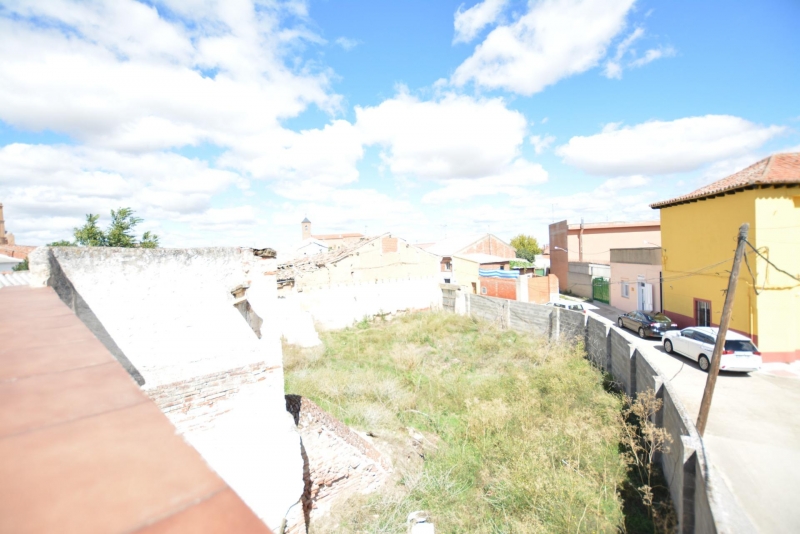 Local en venta con terreno en Pozaldez