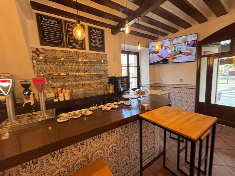 Bar en traspaso equipado en Rueda