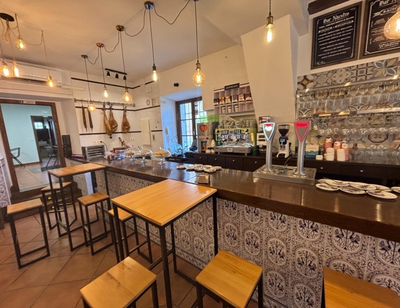 Bar en traspaso equipado en Rueda