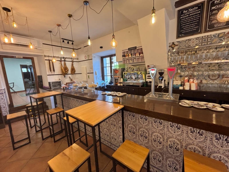 Bar en traspaso equipado en Rueda