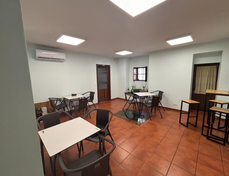 Bar en traspaso equipado en Rueda