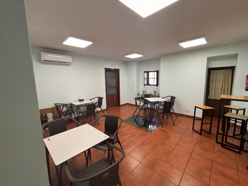 Bar en traspaso equipado en Rueda