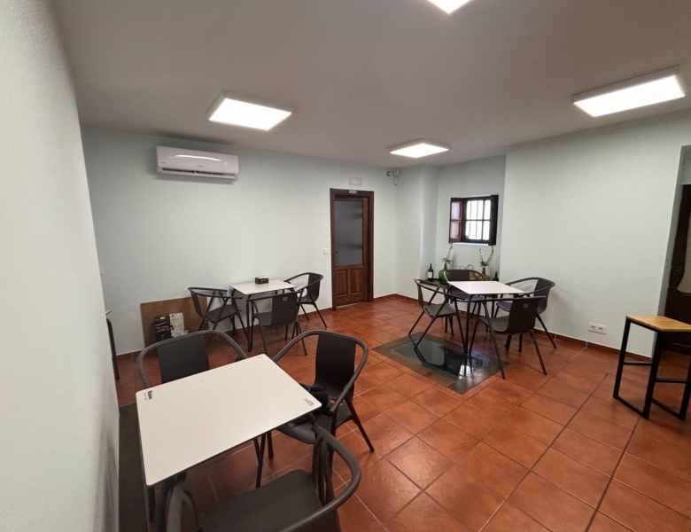 Bar en traspaso equipado en Rueda