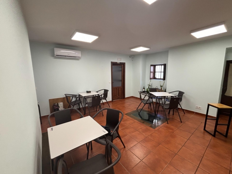 Bar en traspaso equipado en Rueda