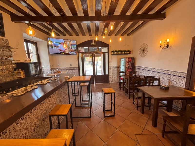 Bar en traspaso equipado en Rueda