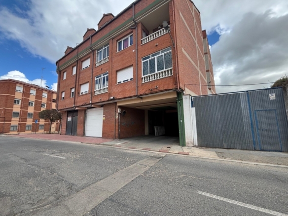 Cochera en venta centro de Medina del Campo