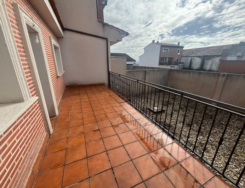 Chalet en venta 4 habitaciones y garaje en Portillo