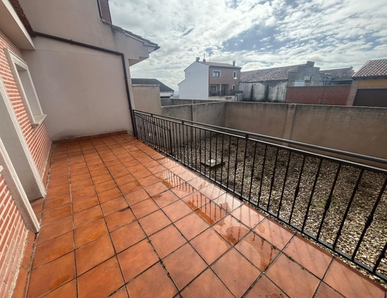Chalet en venta 4 habitaciones y garaje en Portillo