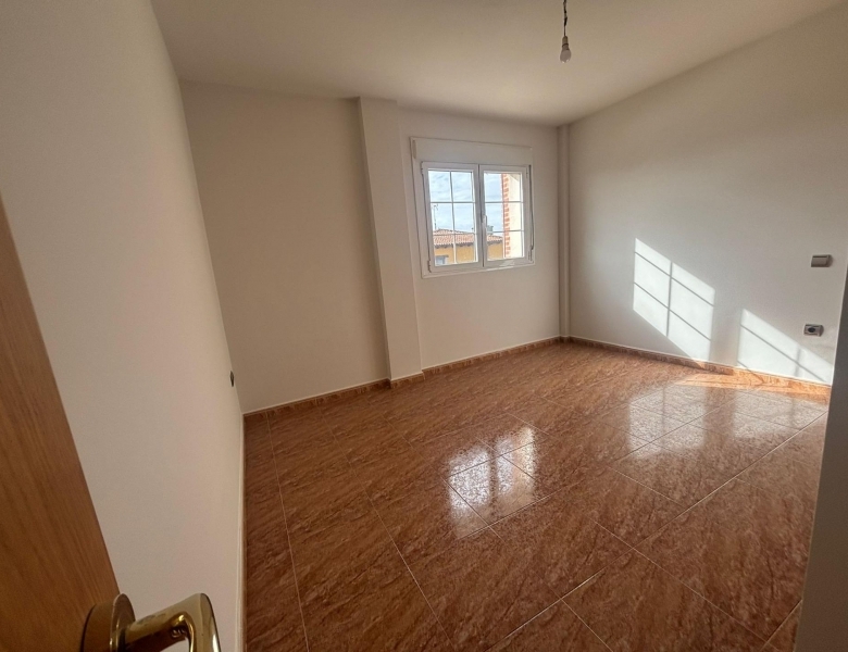 Chalet en venta 4 habitaciones y garaje en Portillo