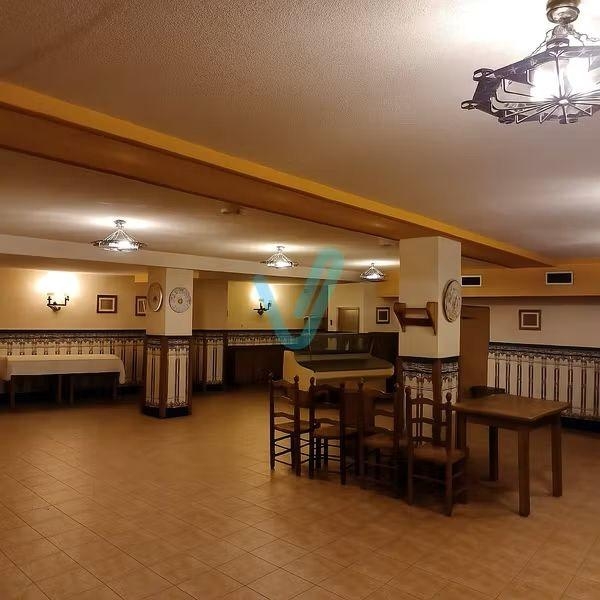 Cafetería bar grande en venta en Íscar Valladolid
