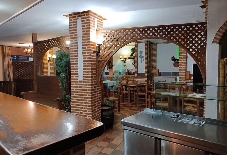 Cafetería bar grande en venta en Íscar Valladolid