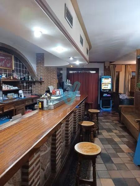 Cafetería bar grande en venta en Íscar Valladolid