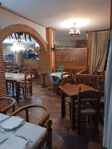 Cafetería bar grande en venta en Íscar Valladolid