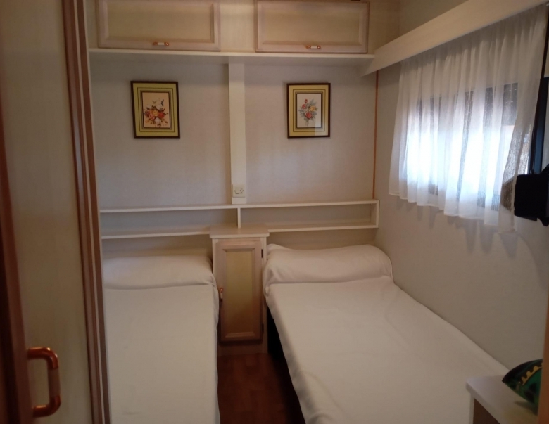 Chalet en venta con jardín en Cubillas de Santa María