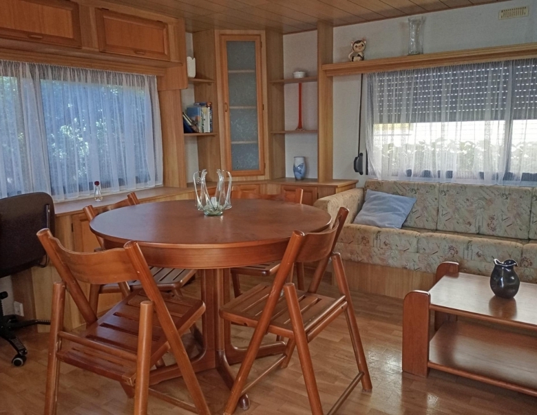 Chalet en venta con jardín en Cubillas de Santa María