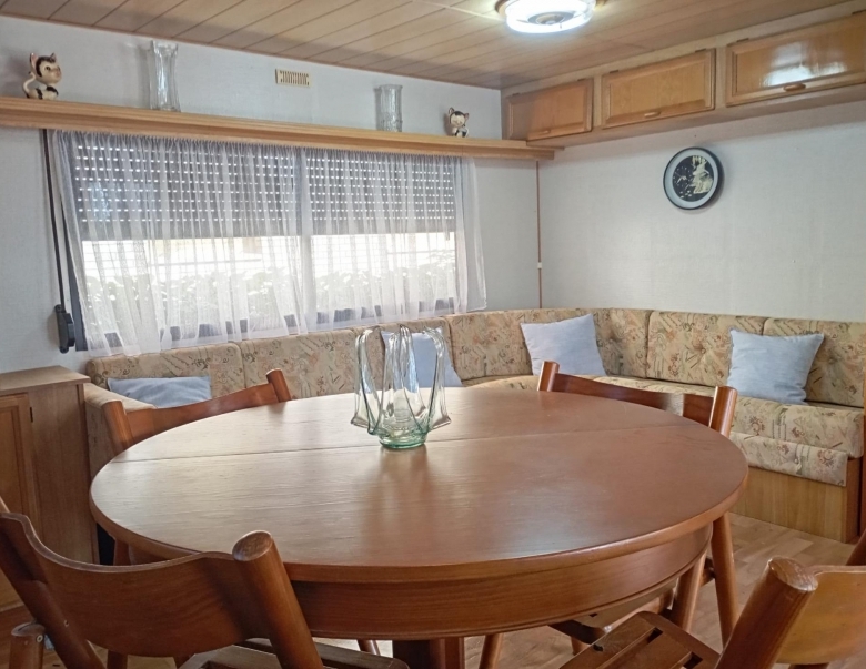 Chalet en venta con jardín en Cubillas de Santa María