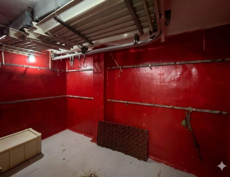 Local comercial con vivienda en el centro de Íscar