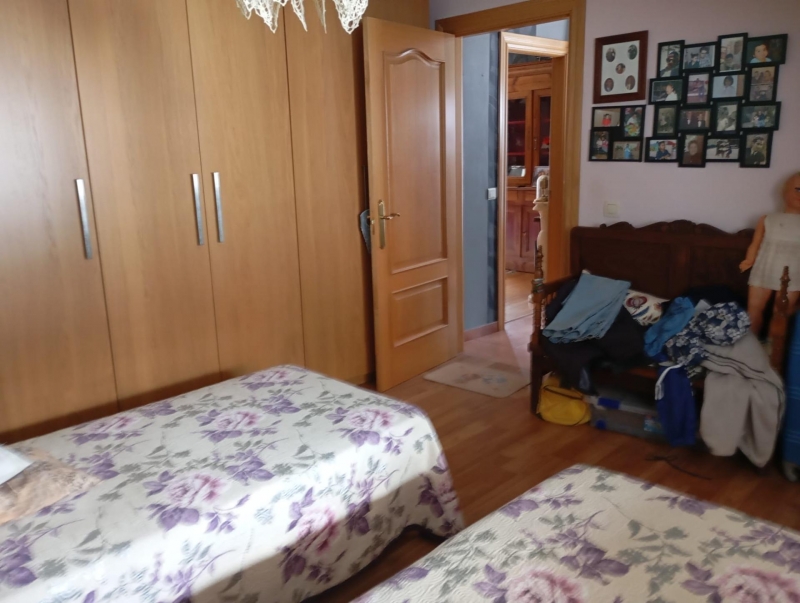Chalet en venta 4 habitaciones y patio en Castronuño