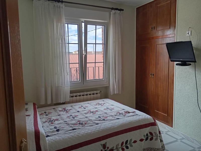 Chalet en venta 4 habitaciones y patio en Castronuño