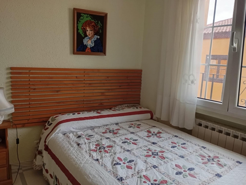Chalet en venta 4 habitaciones y patio en Castronuño