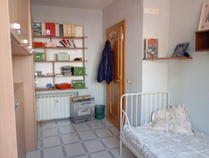 Chalet en venta 4 habitaciones y patio en Castronuño