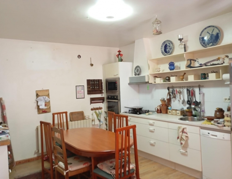 Chalet en venta 4 habitaciones y patio en Castronuño