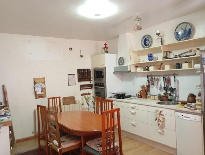 Chalet en venta 4 habitaciones y patio en Castronuño