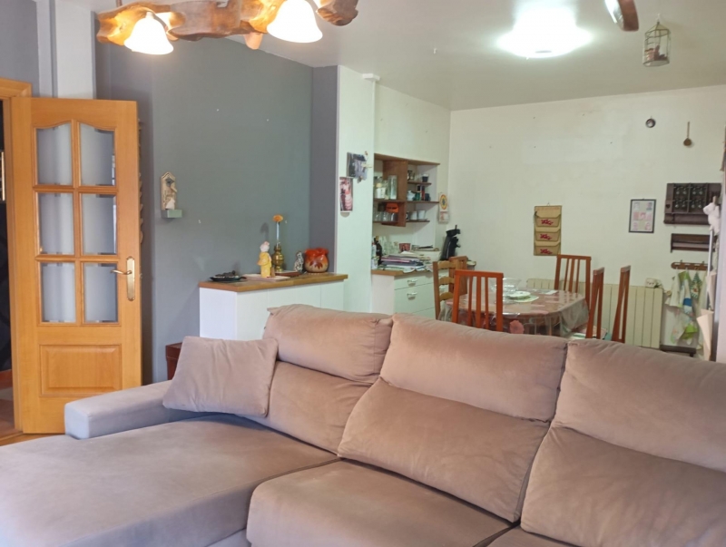 Chalet en venta 4 habitaciones y patio en Castronuño