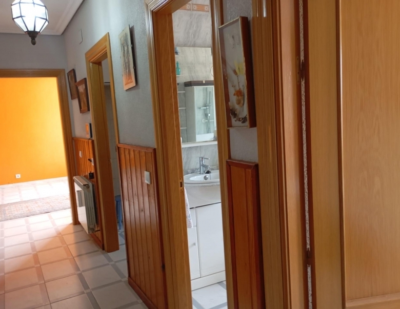 Chalet en venta 4 habitaciones y patio en Castronuño
