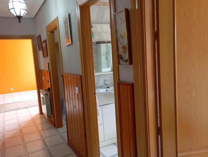 Chalet en venta 4 habitaciones y patio en Castronuño