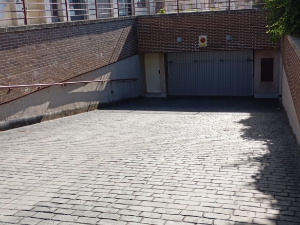 VENTA PLAZA DE GARAJE EN CALLE HERNANDO DE ACUÑA