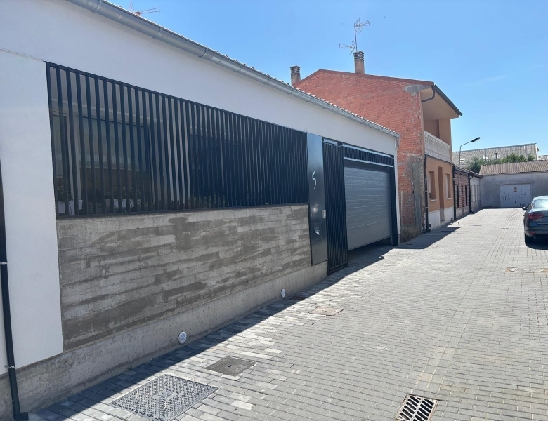 Adosado recién construido en calle Valladolid