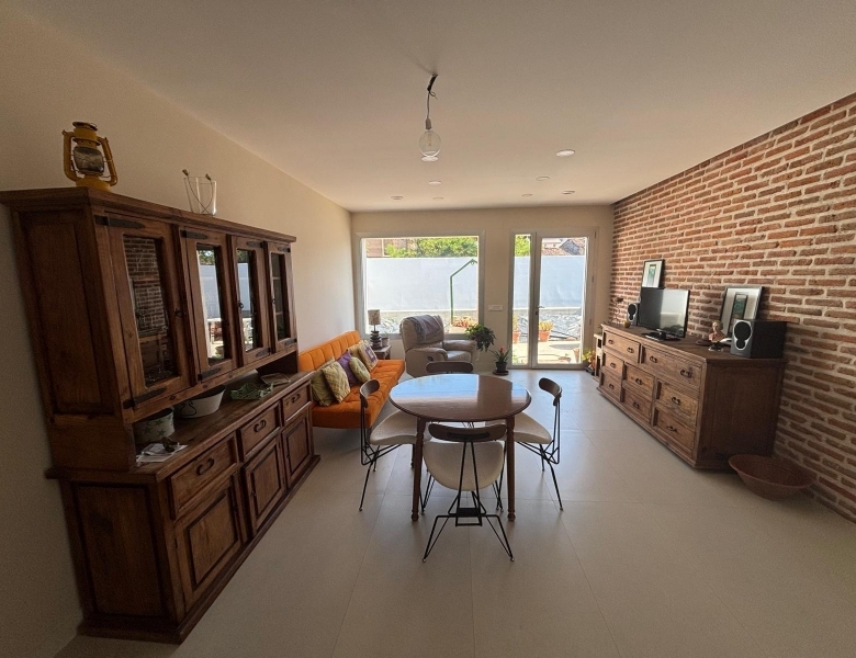 Adosado recién construido en calle Valladolid