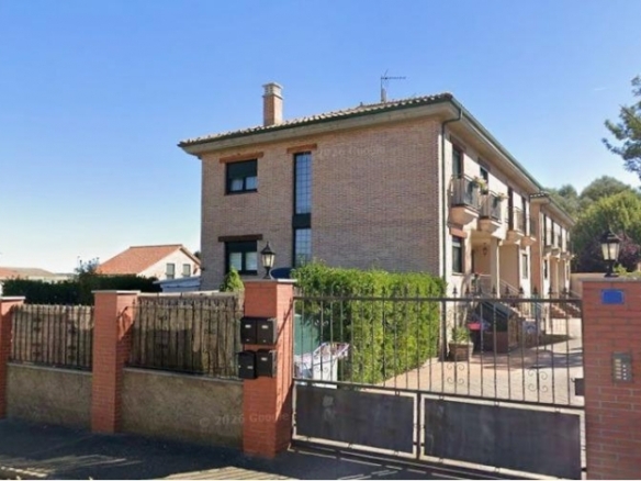 Chalet en venta 4 habitaciones Paseo Real Onzonilla