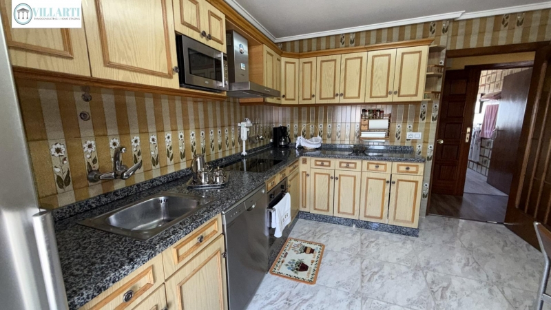 Chalet en venta con piscina en Trobajo del Camino