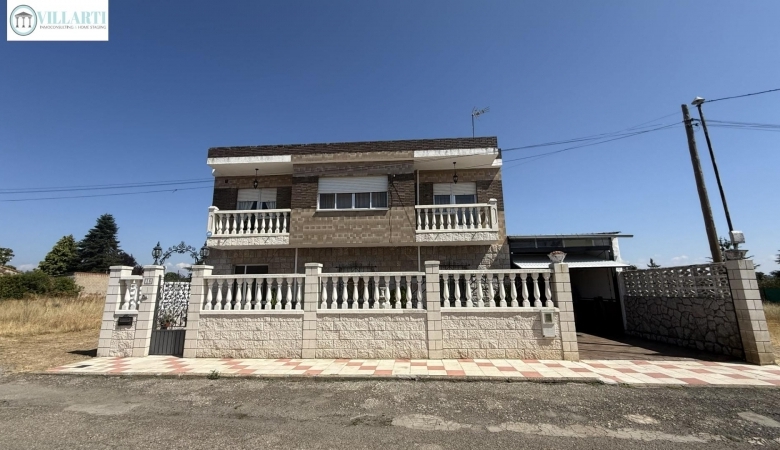 Chalet en venta con piscina en Trobajo del Camino