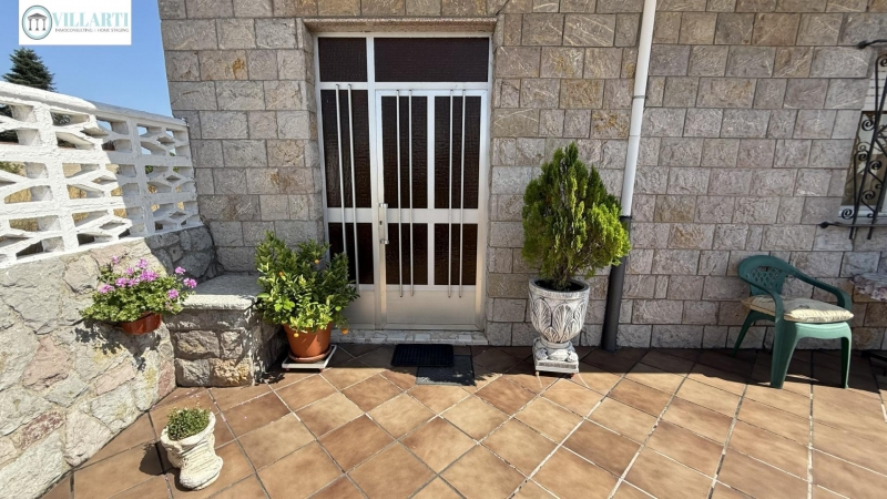 Chalet en venta con piscina en Trobajo del Camino