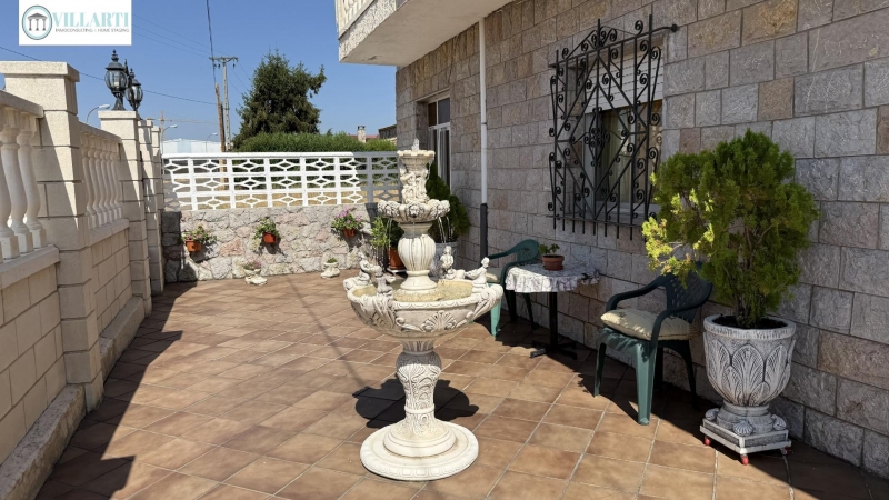 Chalet en venta con piscina en Trobajo del Camino