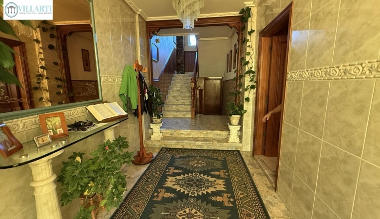 Chalet en venta con piscina en Trobajo del Camino
