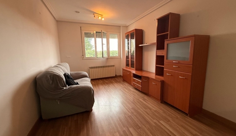 Piso en venta 2 habitaciones en Los Carniegos León
