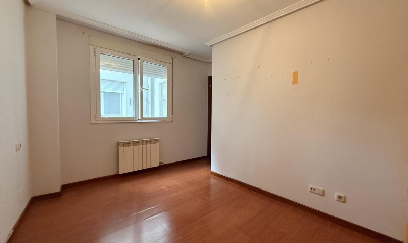 Piso en venta 2 habitaciones en Los Carniegos León