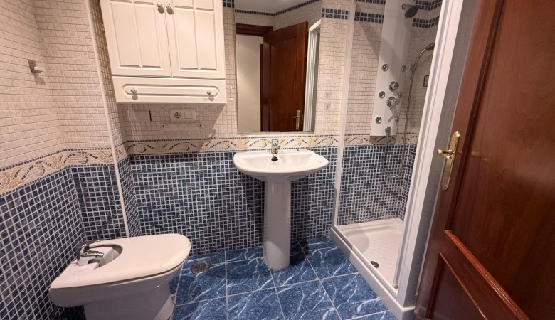 Piso en venta 2 habitaciones en Los Carniegos León